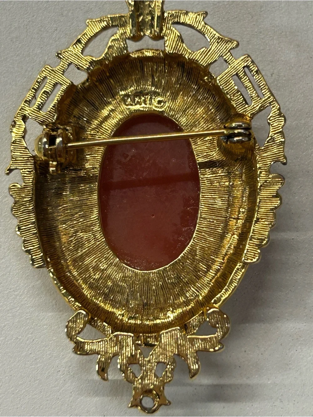 Arthur Pepper ART cameo brooch vintage